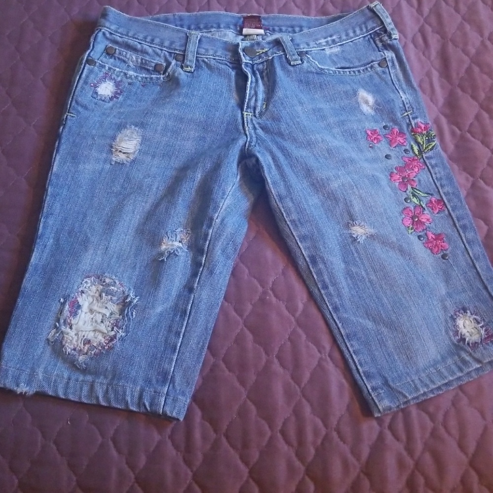 Bermuda riped flowered shorts